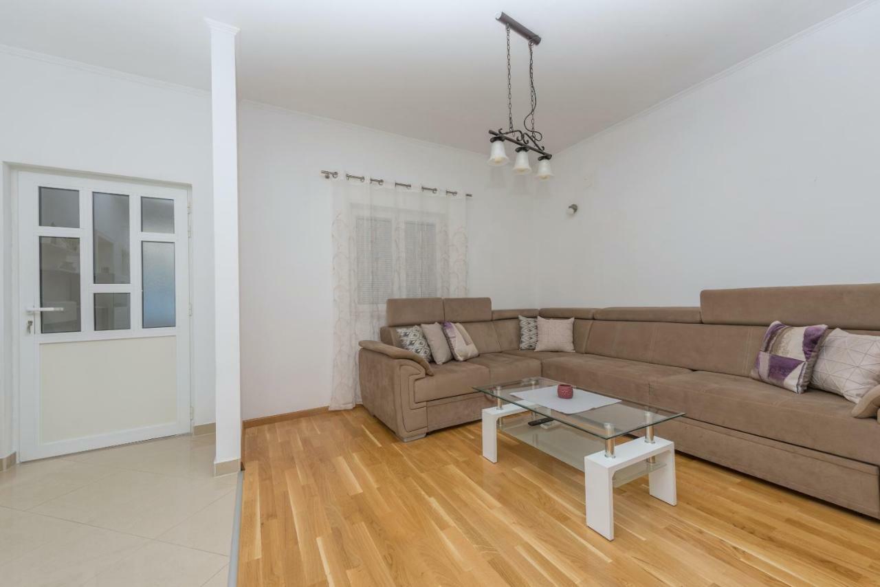 Apartments Naja Makarska Exterior foto